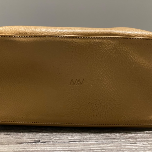 Mat & Nat Crossbody Tote - Picture 5 of 6